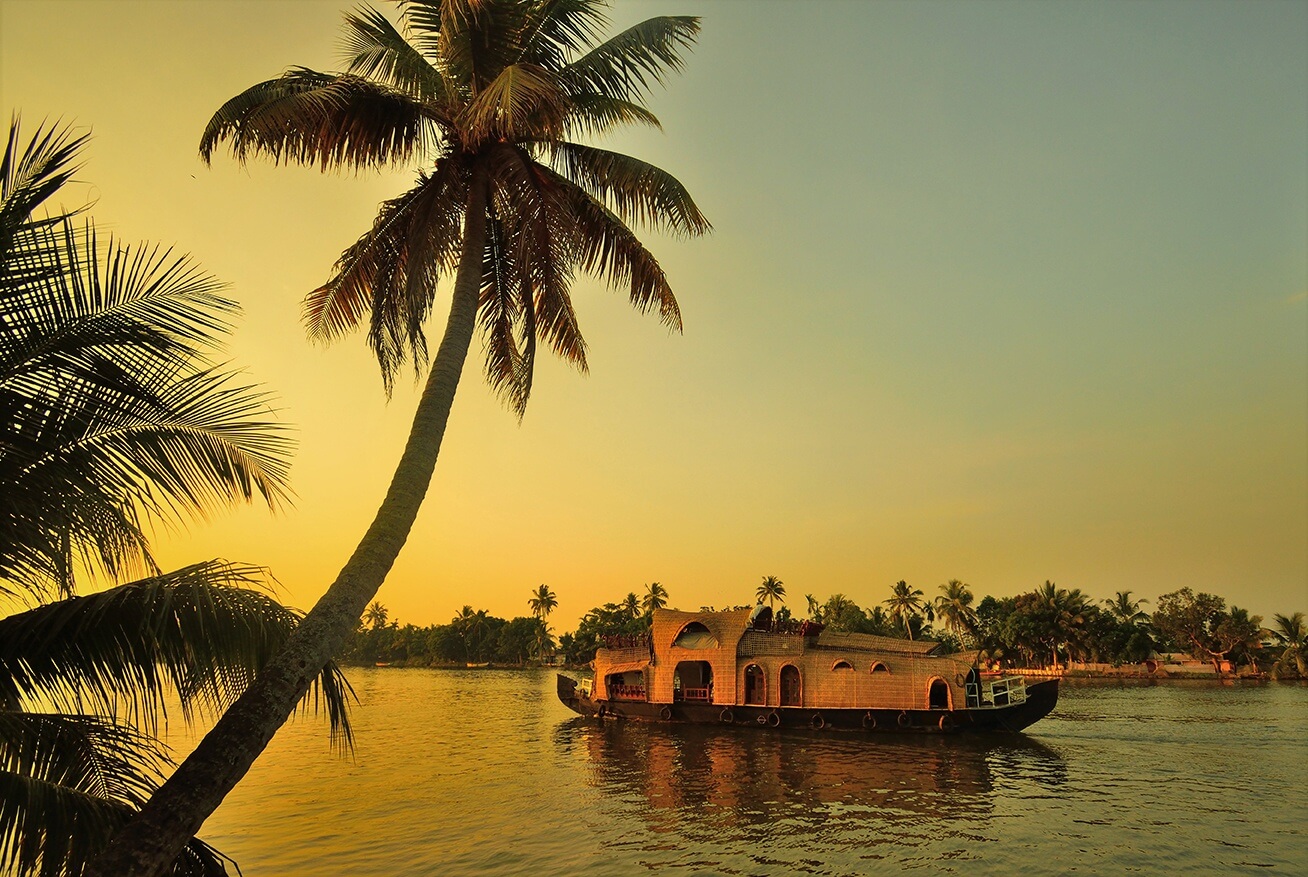 Kerala Honeymoon Packages-5N 6D - 3N Munnar | 1N Thekkady | 1N  Alleppey